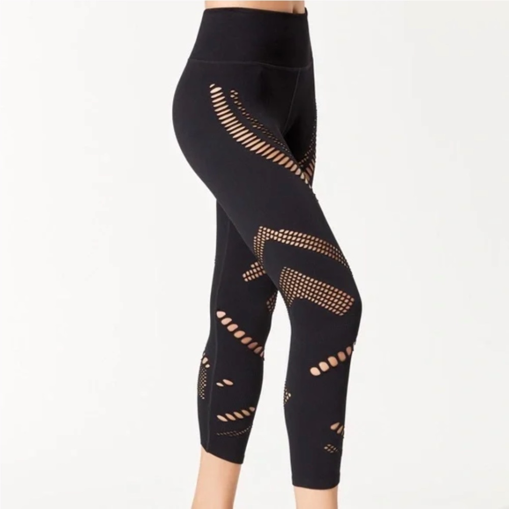✨NWT✨ ALO Yoga High-Waisted Seamless Radiance Capri - Sz S - Picture 2 of 10